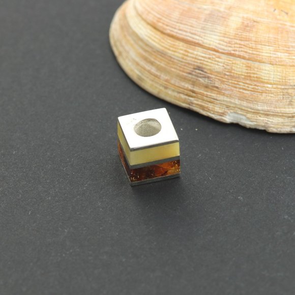 Sterling silver square charm with natural Baltic amber, silver charm - Picture 5 of 8